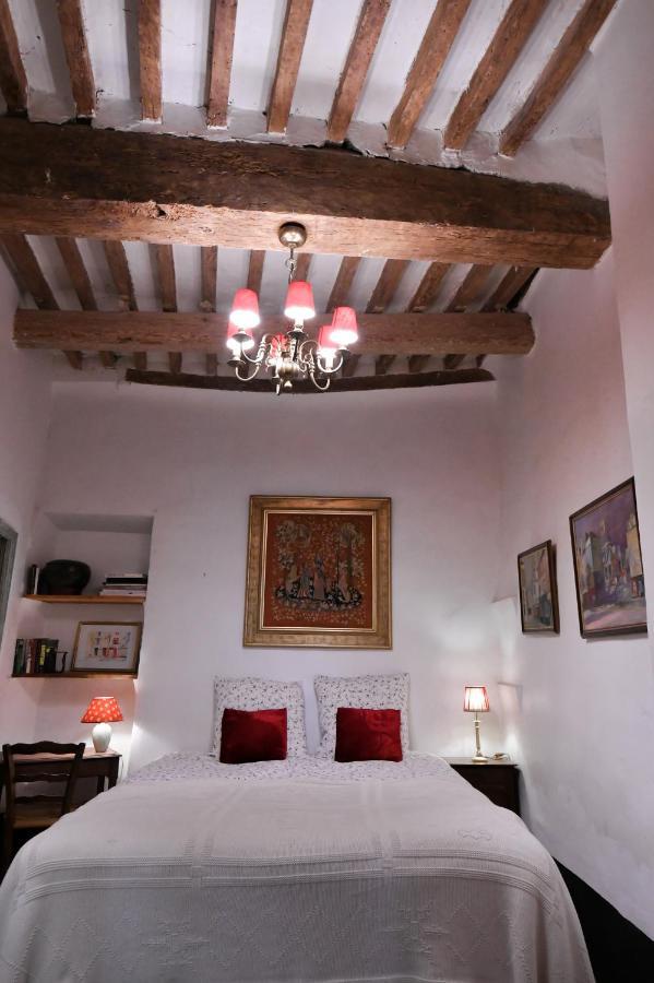 Bed and Breakfast La Cachette Du Comte Montfort-sur-Argens Esterno foto