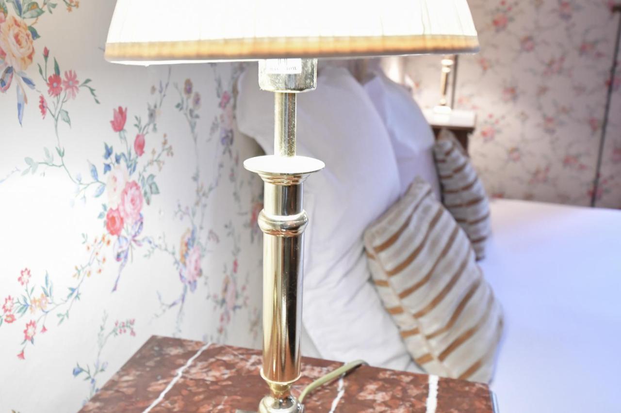 Bed and Breakfast La Cachette Du Comte Montfort-sur-Argens Esterno foto