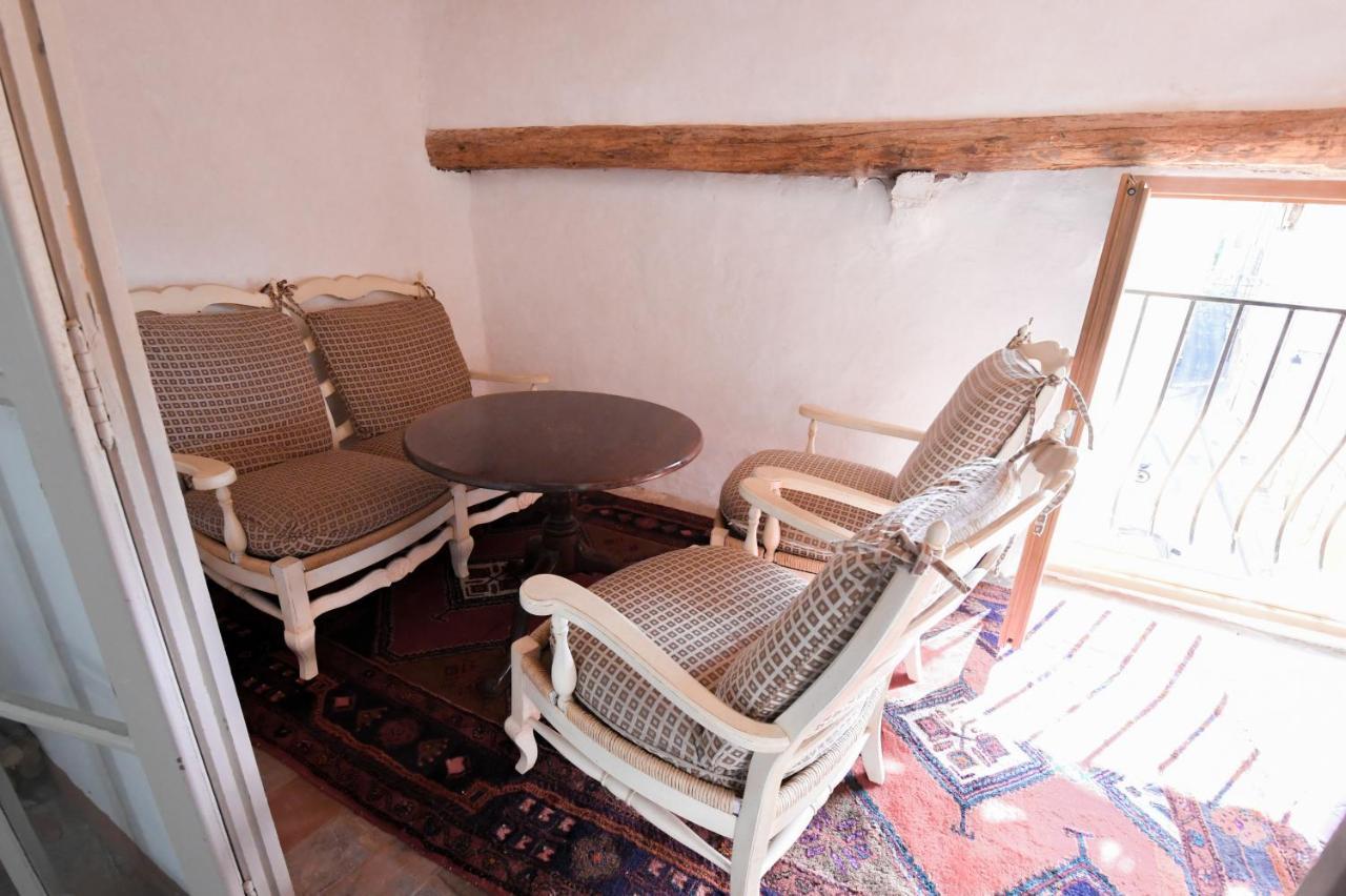 Bed and Breakfast La Cachette Du Comte Montfort-sur-Argens Esterno foto